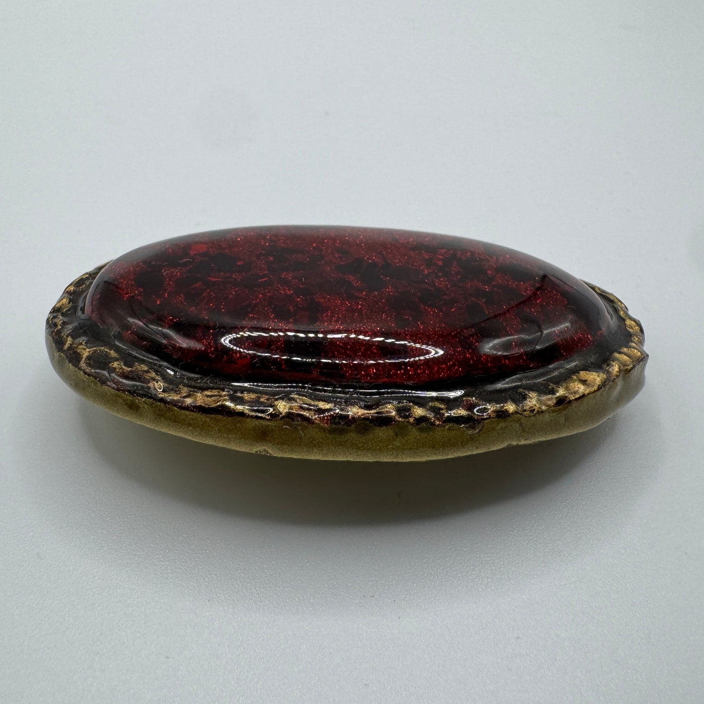 Broche Vintage en résine