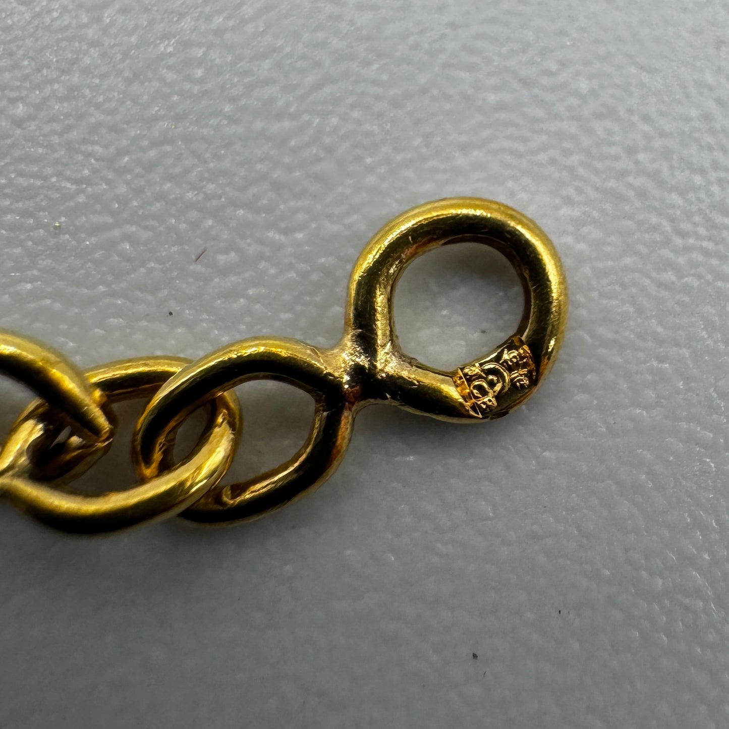 chaîne ancienne en plaqué or