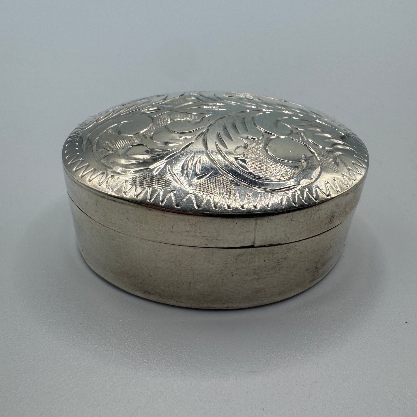 petite boîte pilulier en argent 925