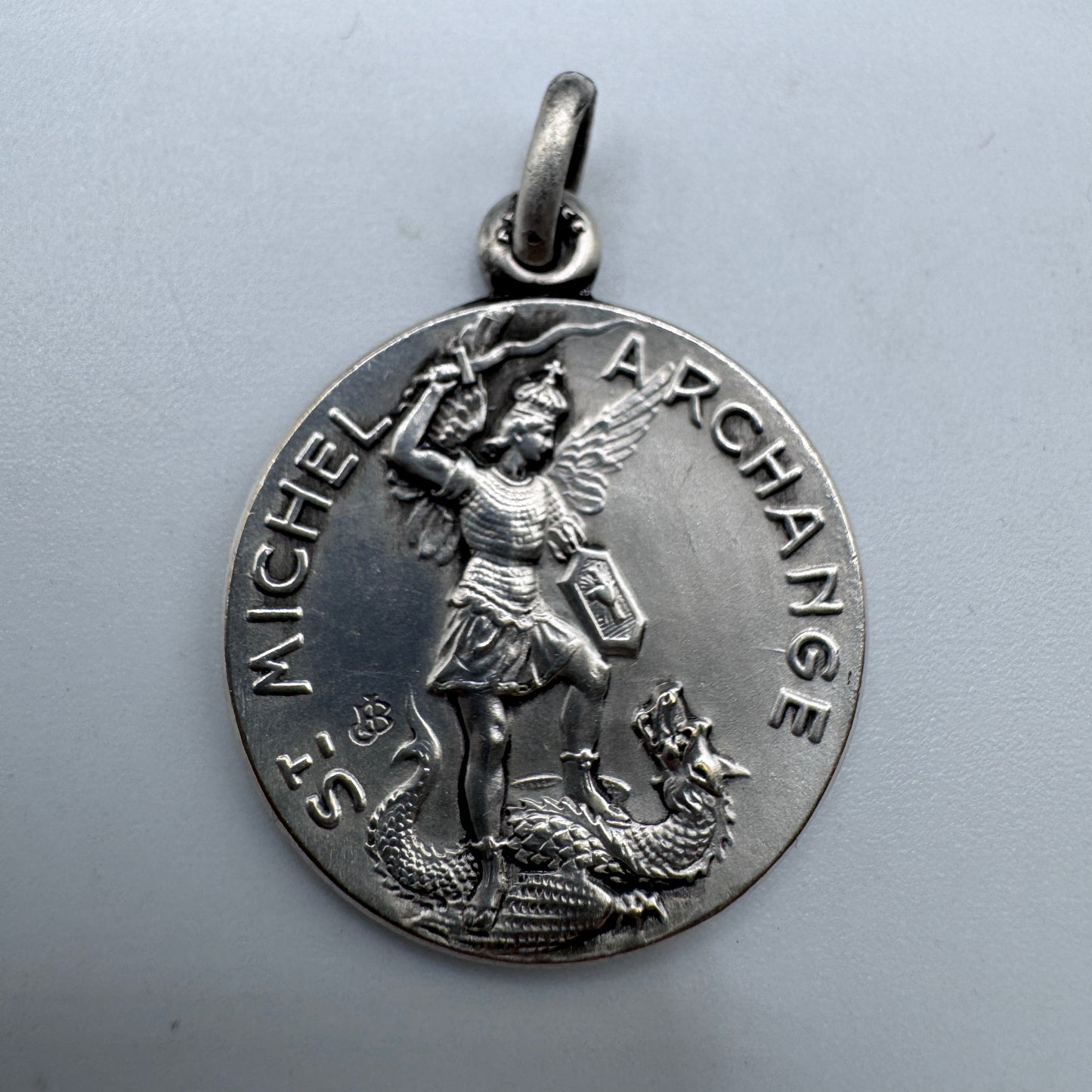 Médaille religieuse ancienne « Archange Saint Michel »