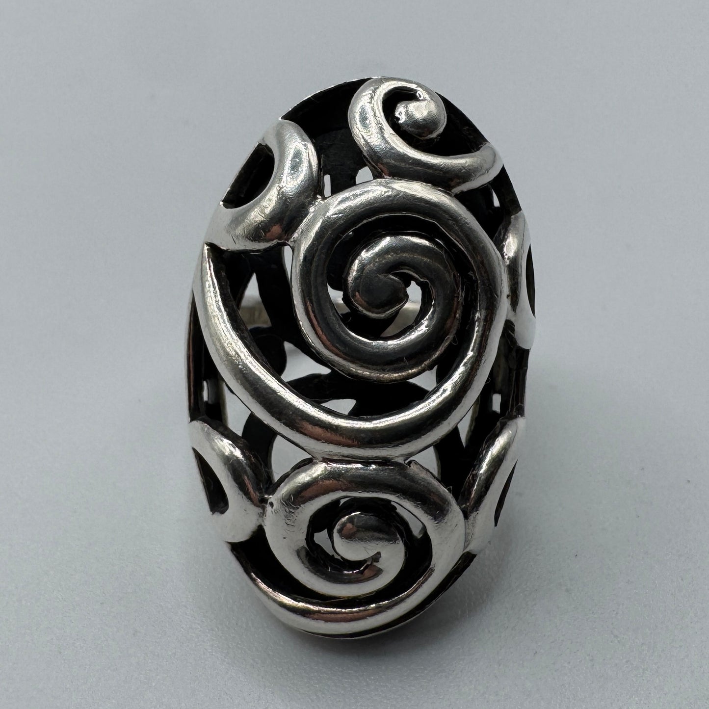 Superbe grosse Bague en argent motif géométrique