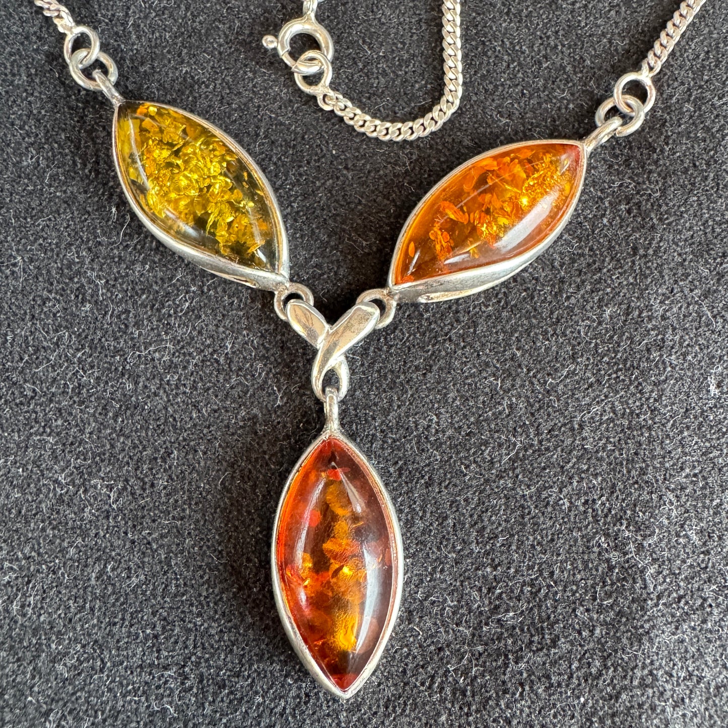 Collier en argent 925 et ambre