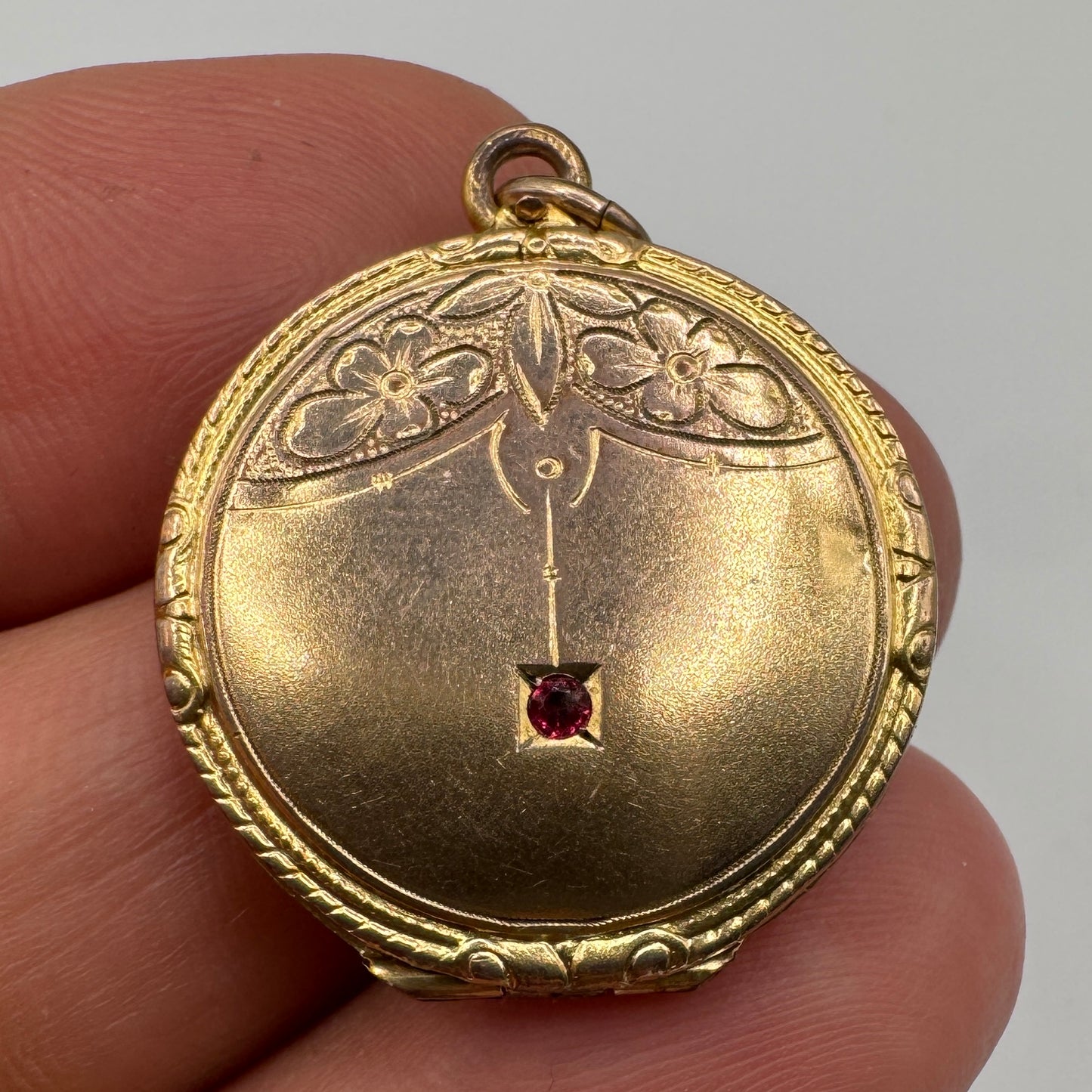 Pendentif ancien Art Deco porte photo ou relique - plaqué or