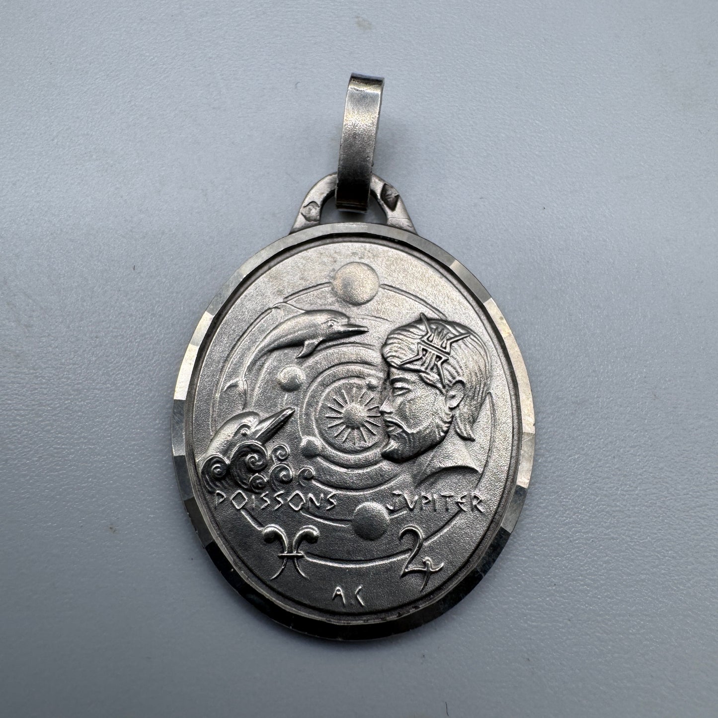 Pendentif argent vintage astrologique poisson