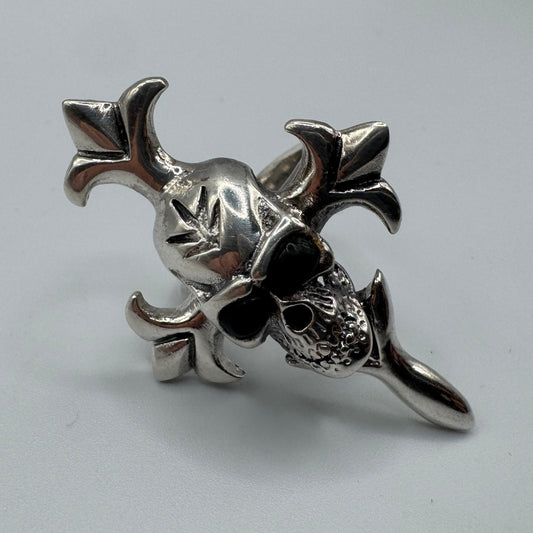 Superbe grosse Bague en argent motif Mémento Mori