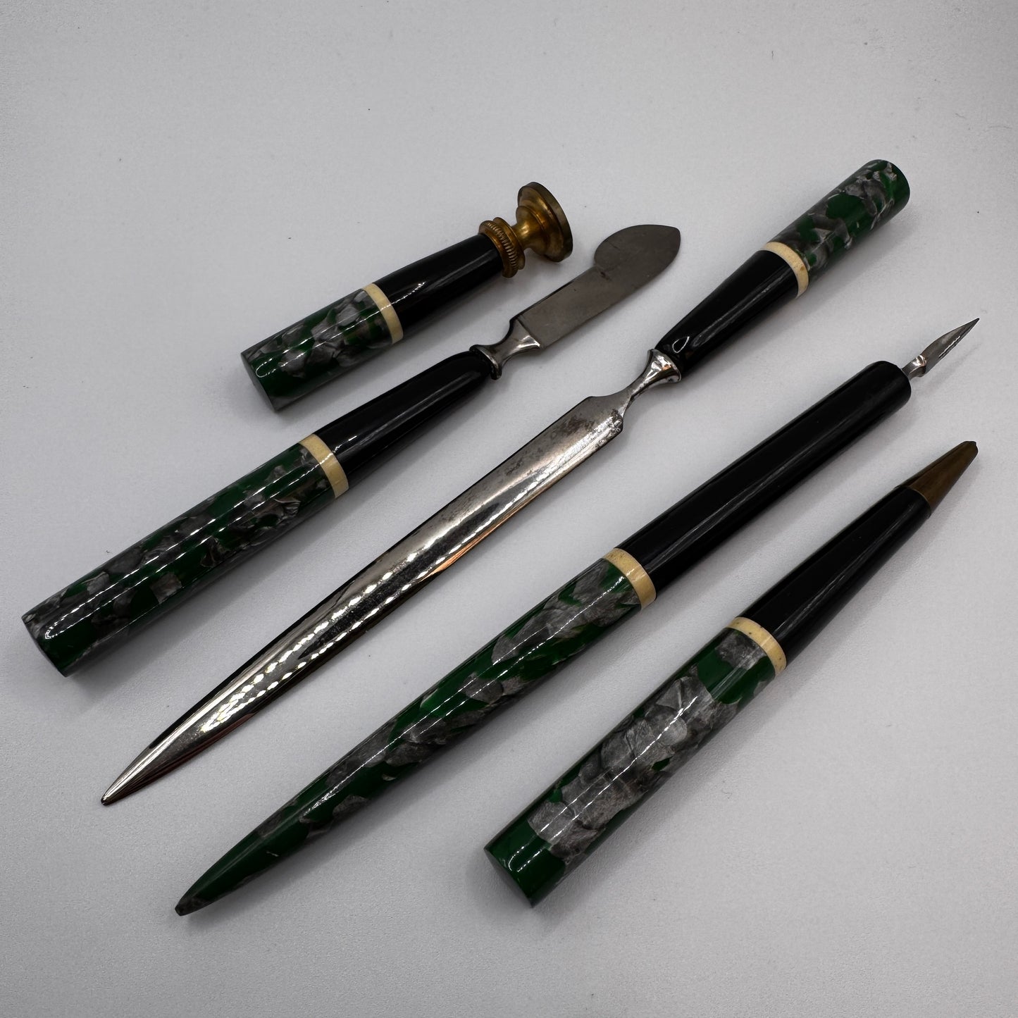 Superbe nécessaire d’écriture années 50 - Bakélite