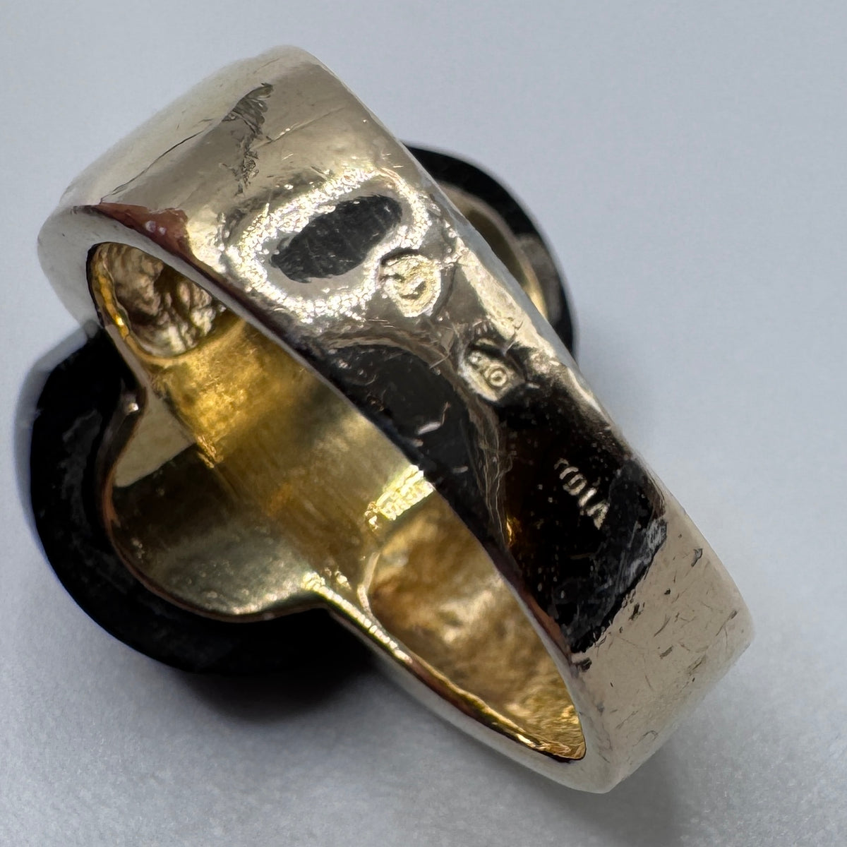Jolie bague ancienne en argent vermeil et pierre