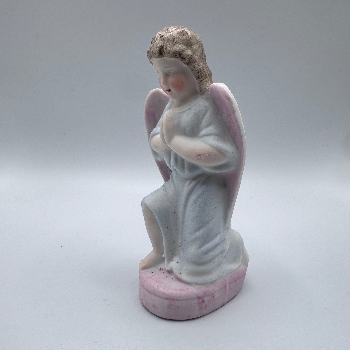 Petite sculpture religieuse ancienne en biscuit polychrome - ange gardien