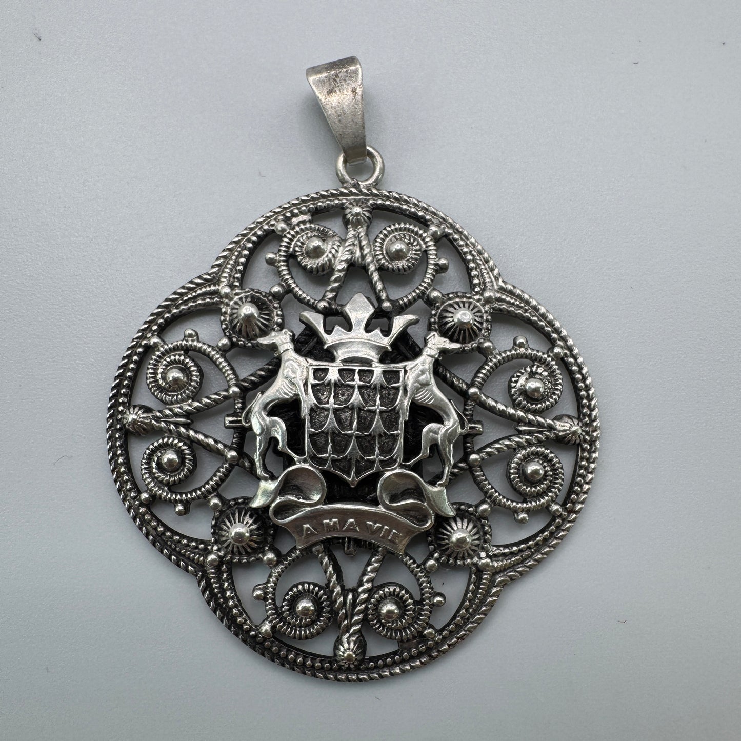 Pendentif ancien « souvenir de Bretagne » - Métal argenté