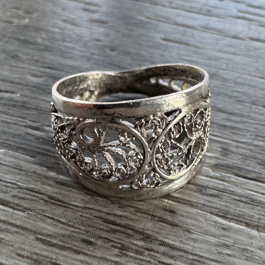 Bague en argent filigrané