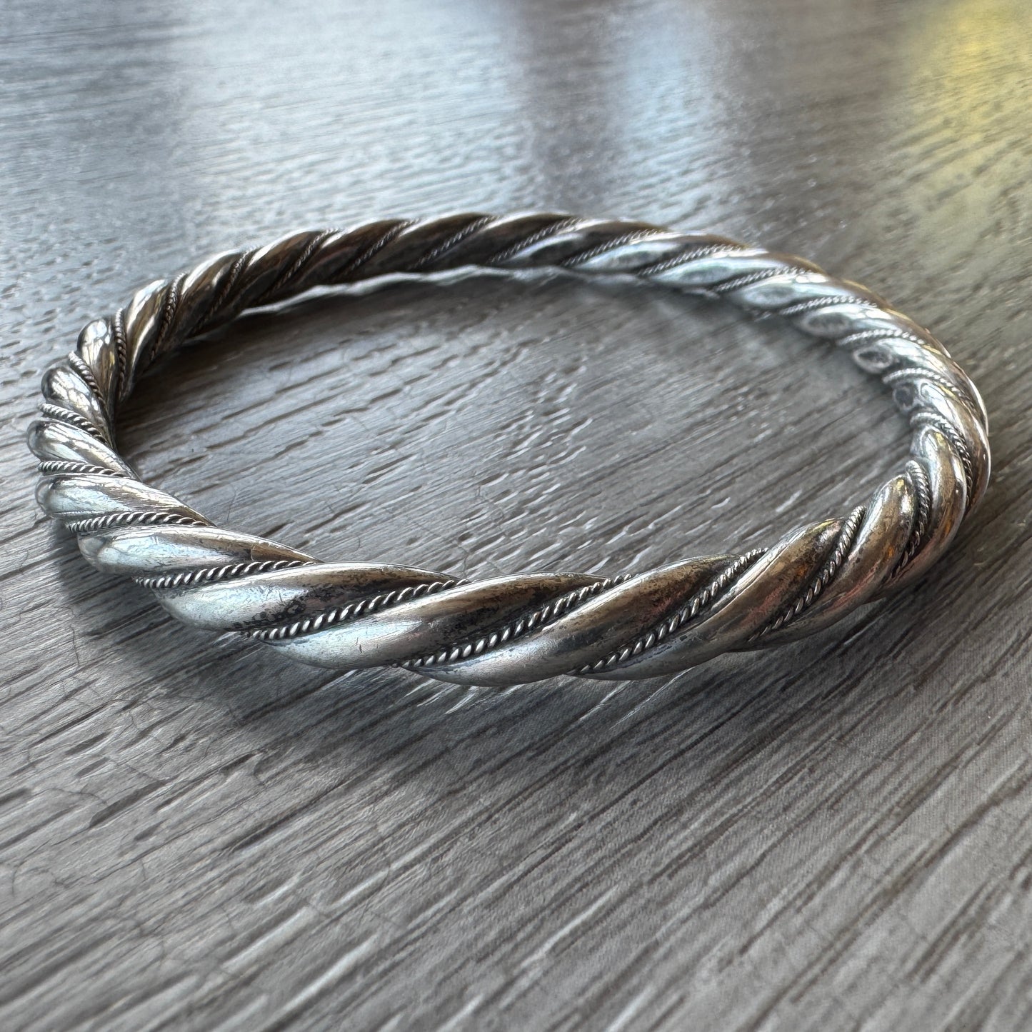 Bracelet ancien torsadé en argent