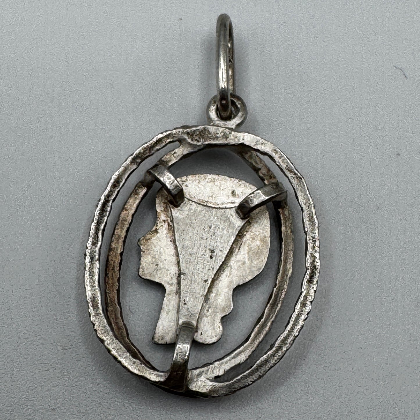 Joli Pendentif vintage « femme de profil » - argent massif