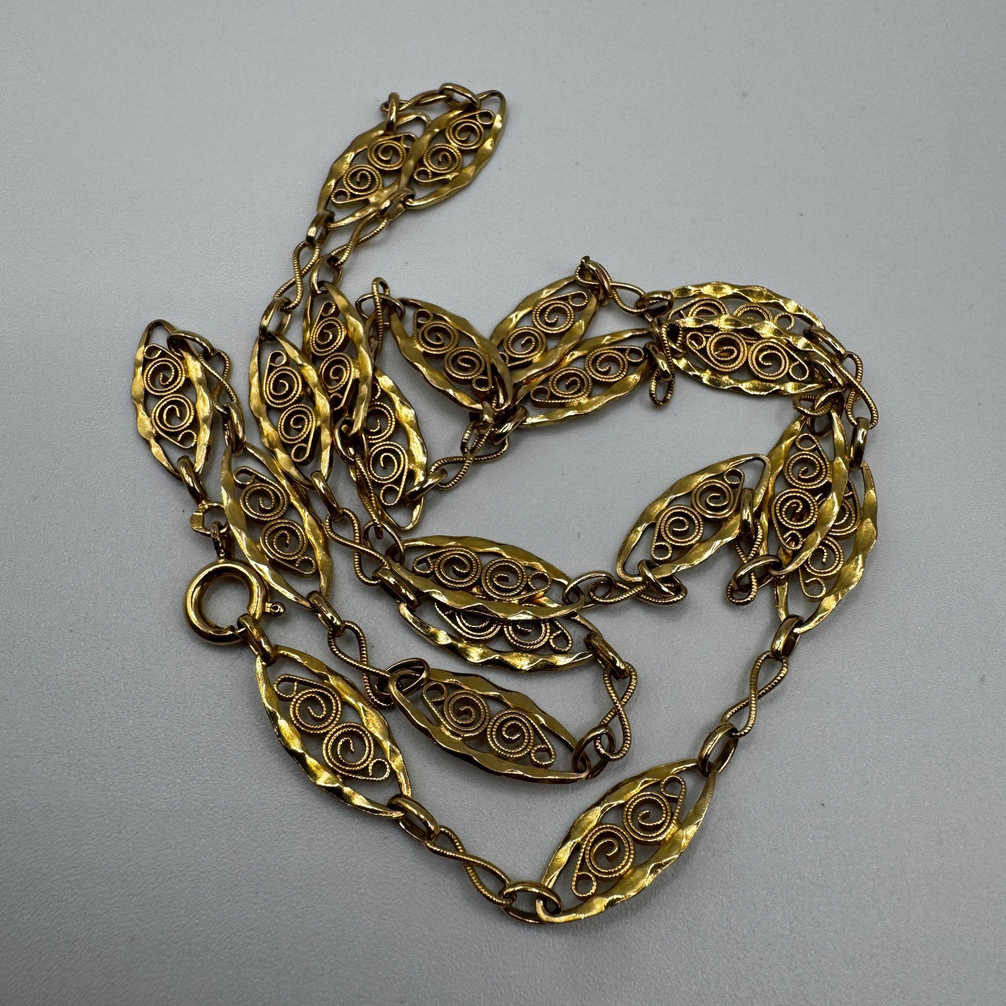 chaîne ancienne filigrane en plaqué or